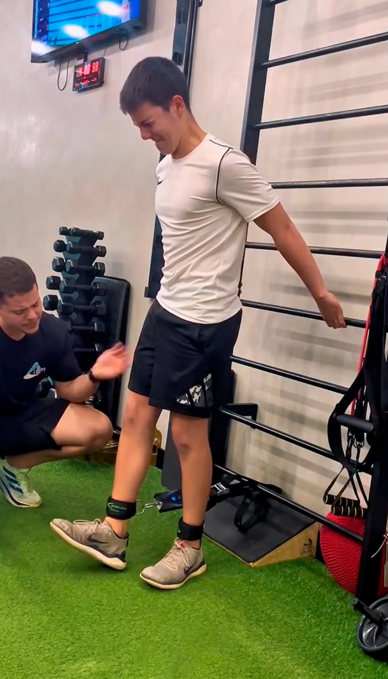 Sessão de reabilitação pós-operatória na Move In Sports